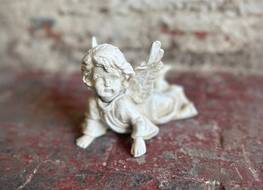 Cherub figure